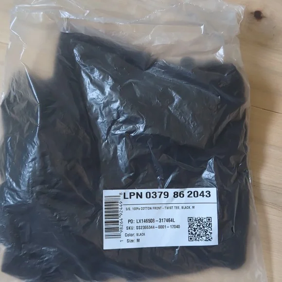 Fabletics Women’s 100% Cotton Black Twist Tee - Picture 2 of 2